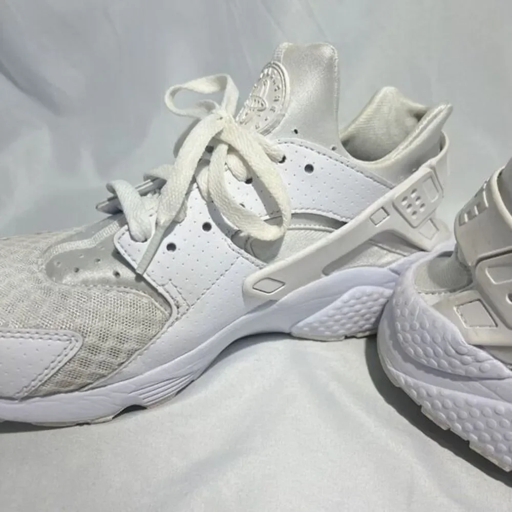 Size 8.5 - Nike Air Huarache Run Triple White‎ 2016